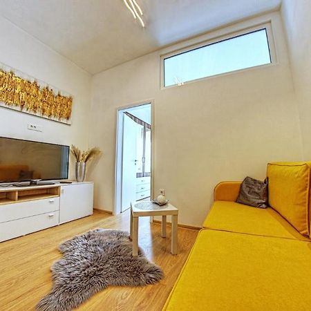 Caligula City Center Apartment Pula Exterior photo