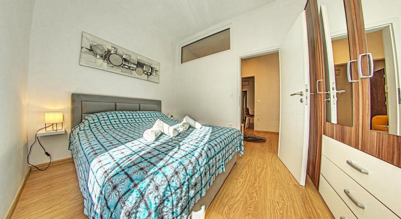 Caligula City Center Apartment Pula Exterior photo