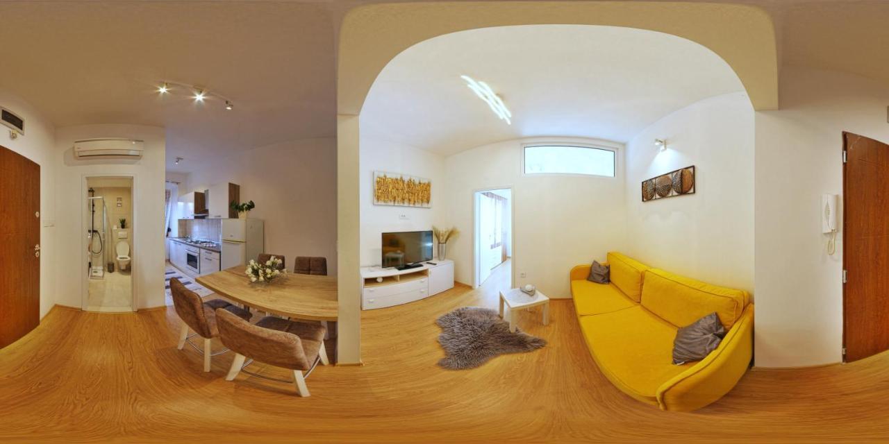 Caligula City Center Apartment Pula Exterior photo