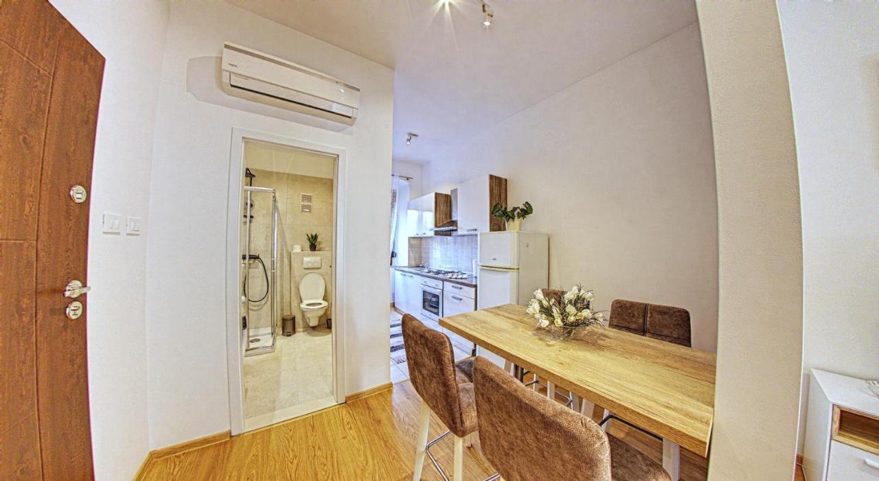 Caligula City Center Apartment Pula Exterior photo